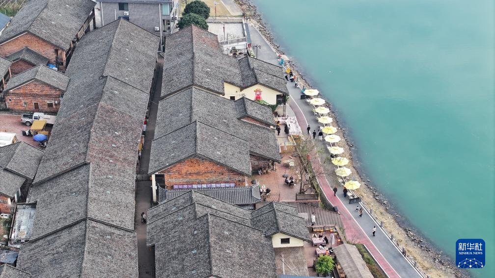 老屋展新颜 旧里迎新篇