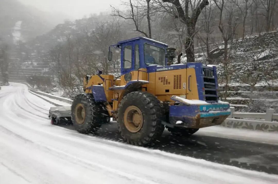 北京多区发布暴雪预警，市交通部门全力做好降雪天气交通保障