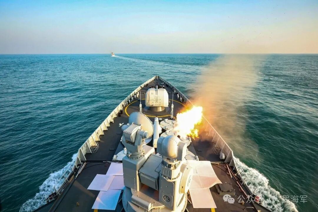 来！看舰艇编队亮“剑”