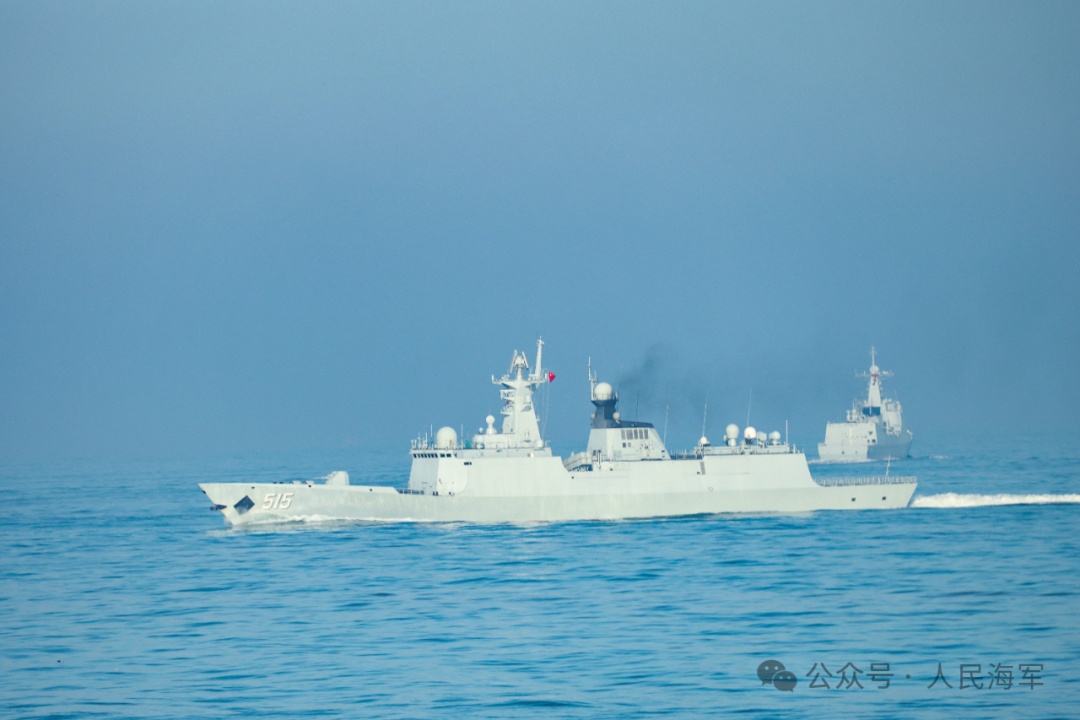 来！看舰艇编队亮“剑”