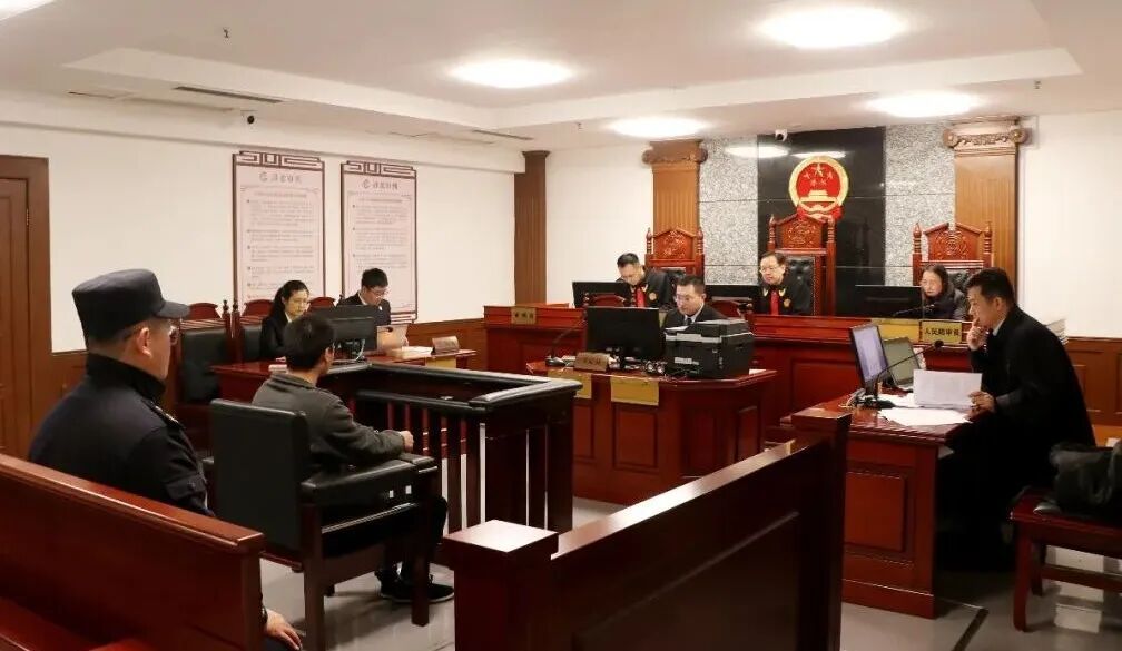 揭开披着“国家项目”外衣的洗钱骗局