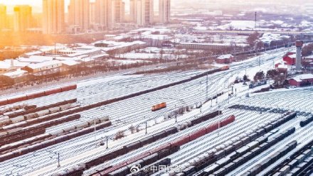 雪国列车航拍大片