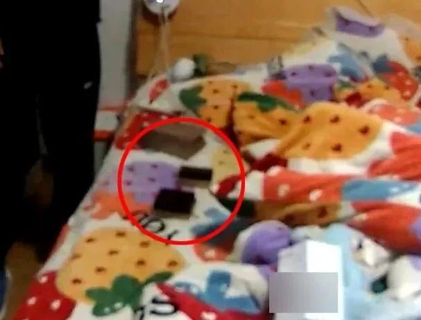 女子金吊坠不见了，怀疑是男友偷的，为“自证清白”男友报警，民警真查出交易记录