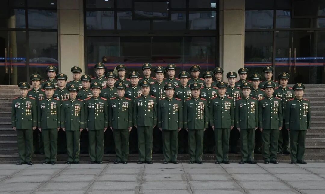 这张合影，军功章含量爆表！