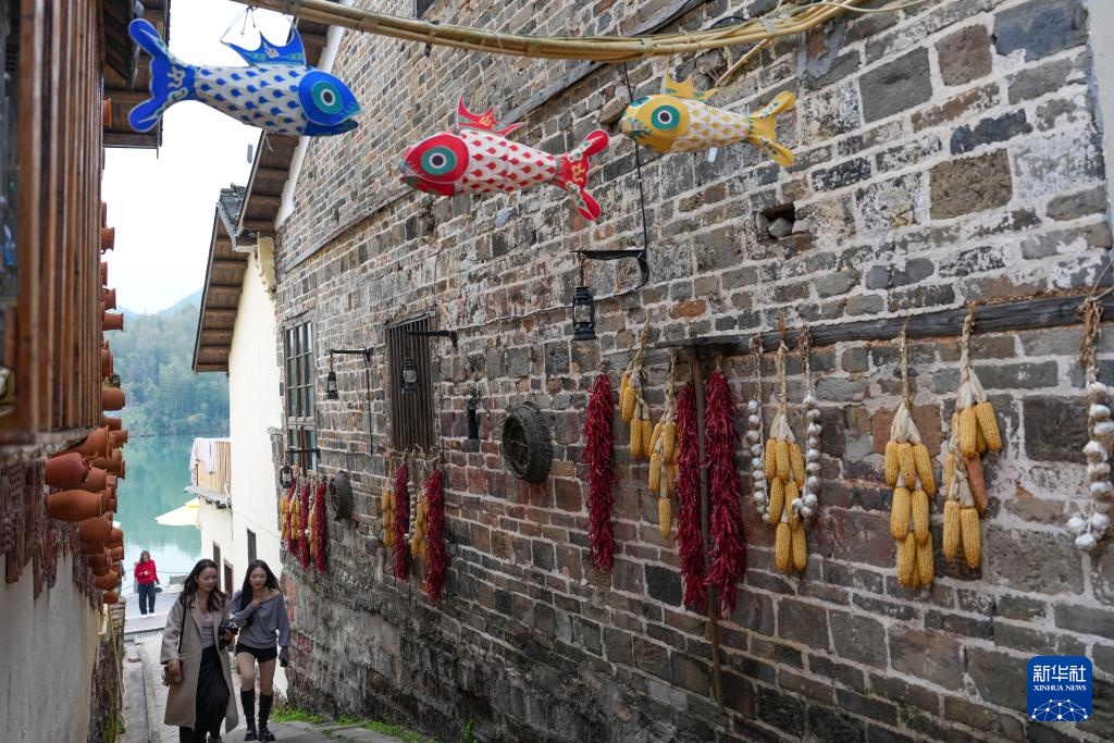 老屋展新颜 旧里迎新篇