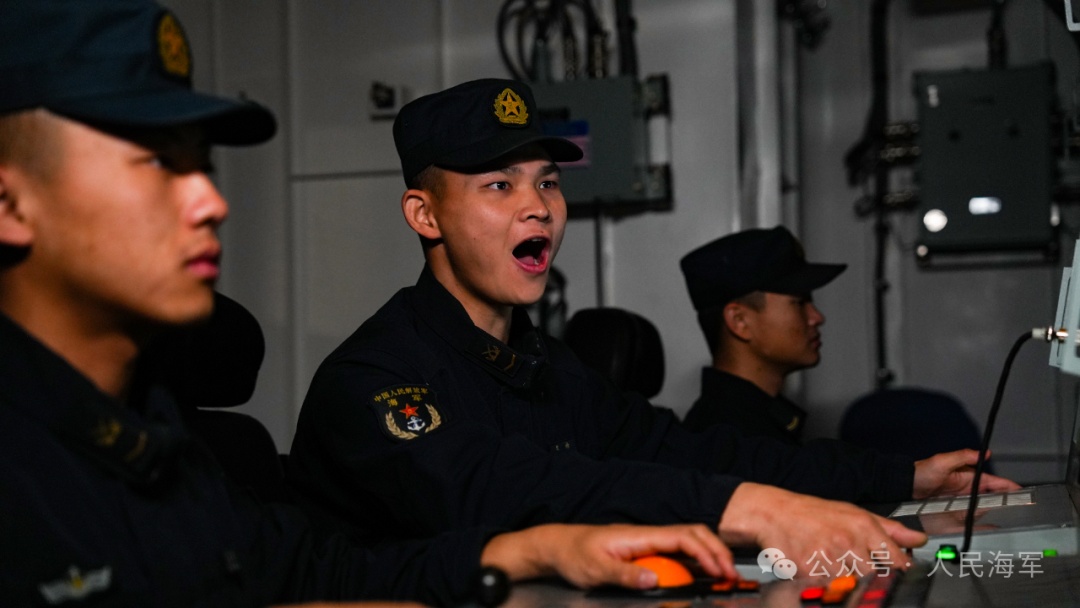 来！看舰艇编队亮“剑”