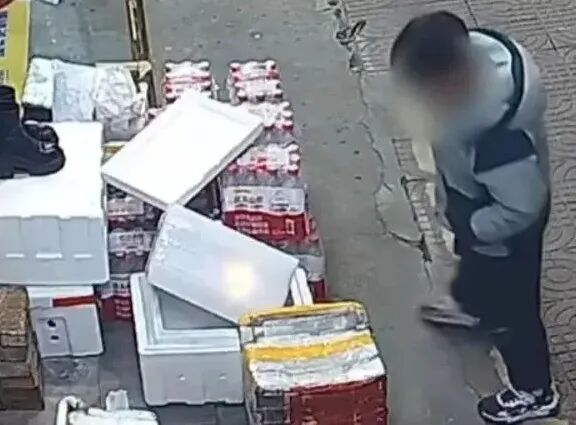 砰！家里两间房没了