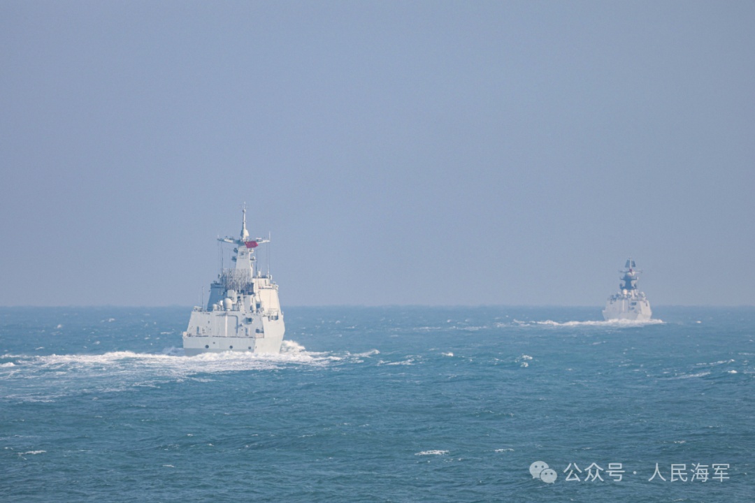 来！看舰艇编队亮“剑”