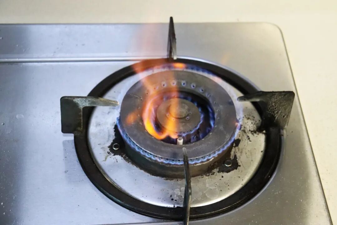 出现这4种情况，燃气灶“没坏也要换”！速自查→