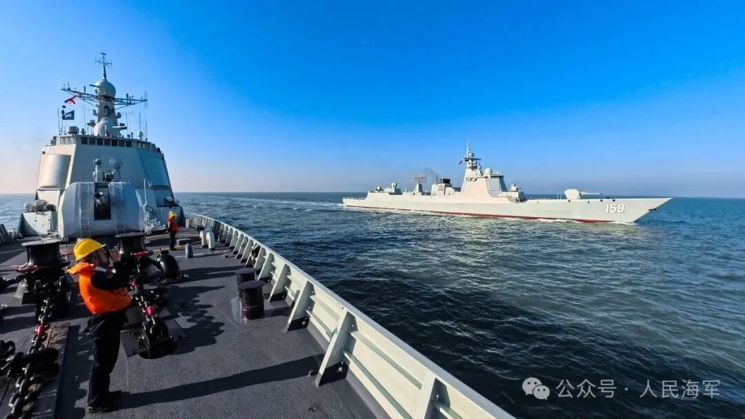 来！看舰艇编队亮“剑”
