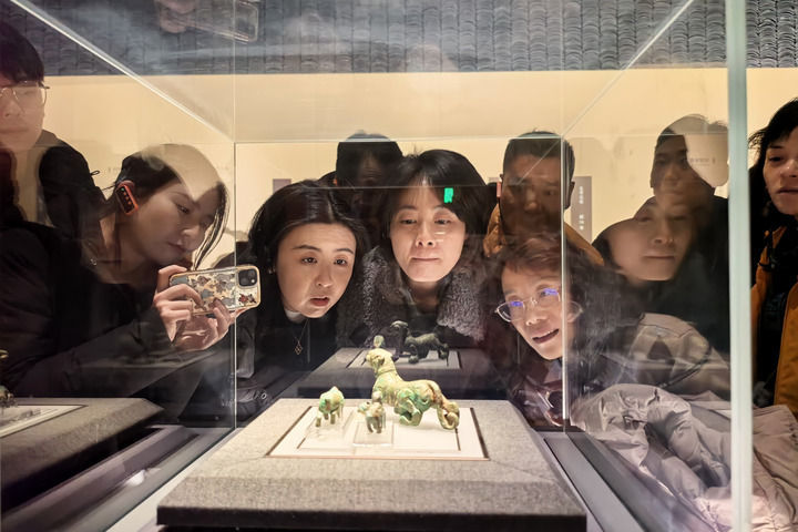 海昏侯墓十年考古发现：解码汉代文明的新窗口