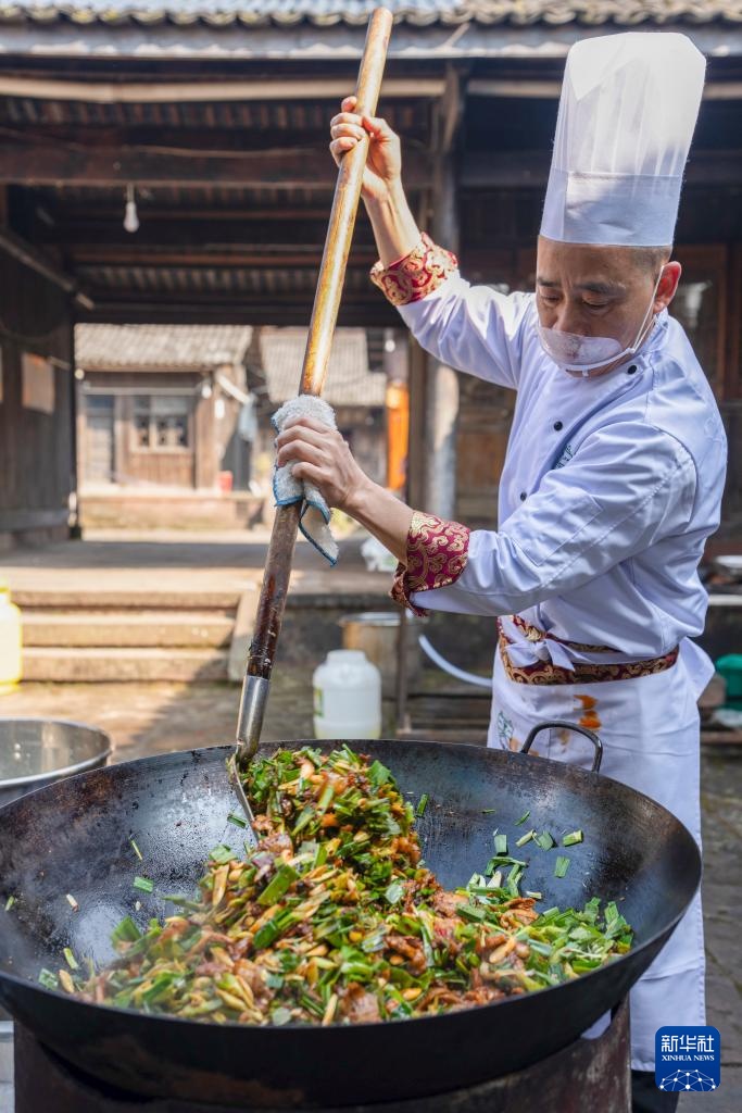 四川雅安：传统民俗迎新年