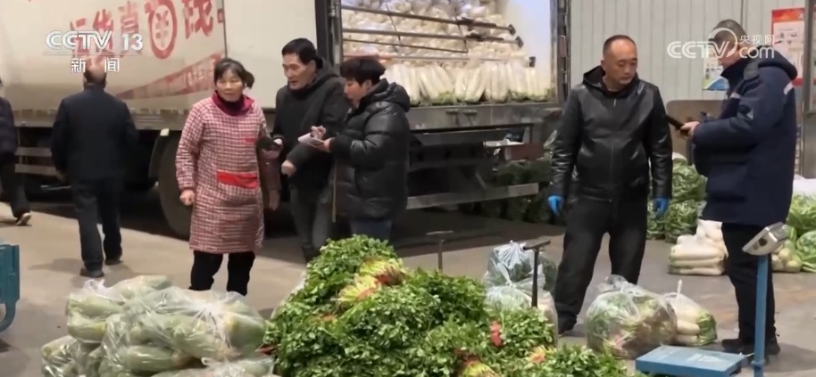 “鲜味经济”“鲜花经济”撬动节前火热消费 多地开启“年货交易模式”