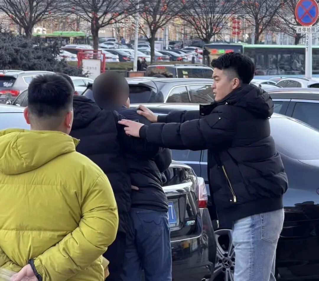 还是那个帅气的“00后”！又出手了