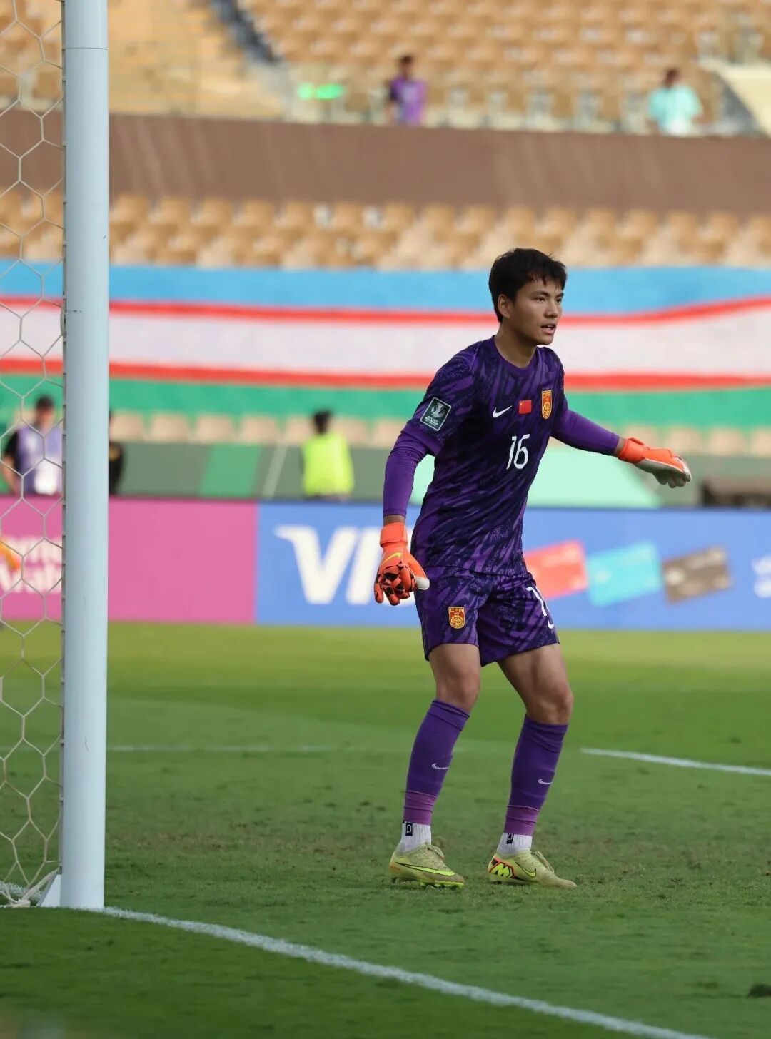 “对手罚球前我就知道他要往哪踢，那我能不扑出去吗？”