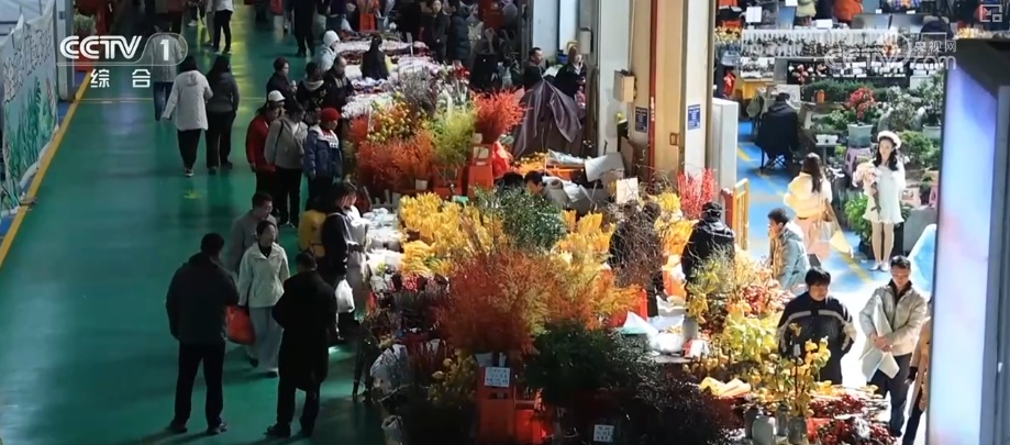 “马”上迎新创意不断 “马踏福来”“马上都来”成“宠儿”点亮节前消费热潮