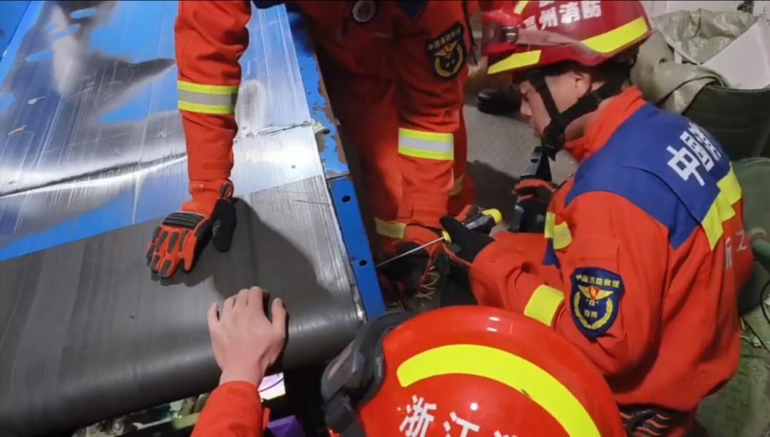 寒假兼职第4天，19岁大学生手卷变形被送医……