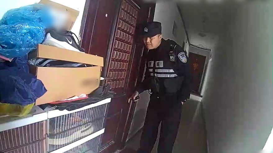 浙江女子手机突然弹出预警，陌生男子正在家里翻东西！接下来一幕让人傻眼