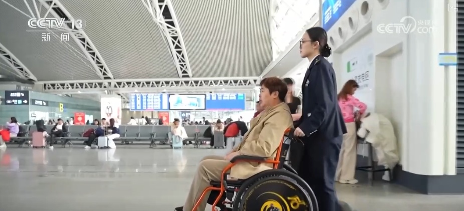 购票预约→进站乘车“全程友好”守护银发旅客出行 | 特色服务出行指南梳理↓