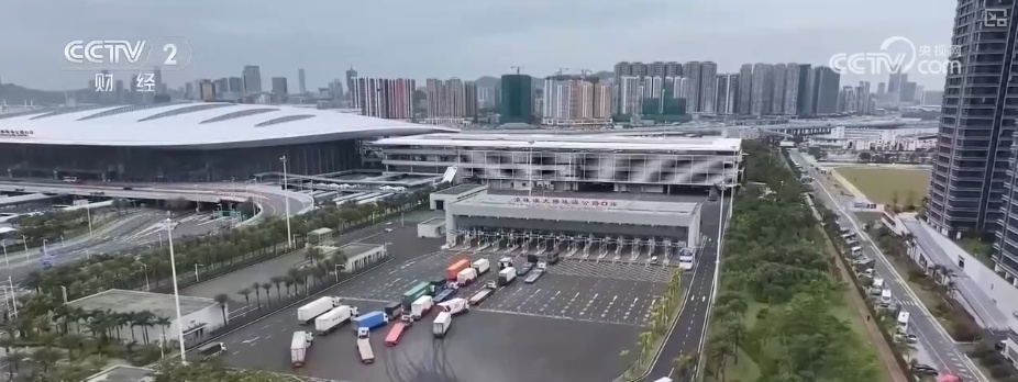 火热数据折射外贸区域亮点 “数”览跃升曲线感知外贸增长全方位澎湃活力