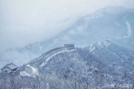 怀柔一夜落雪，山河尽披银纱