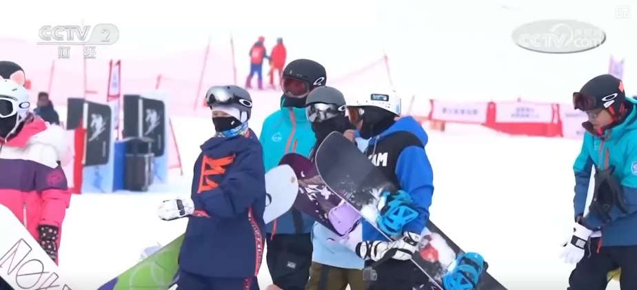 从“观赏”到“玩转” 冰雪消费新趋势、新亮点持续拓展冬季消费新空间