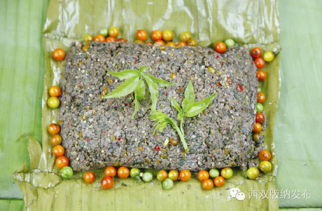 被 “摇人按猪” 馋到？云南杀猪饭，开吃！