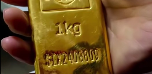 1kg黄金、1kg白金、1kg钯金，总价值约200万元！全落车上了…