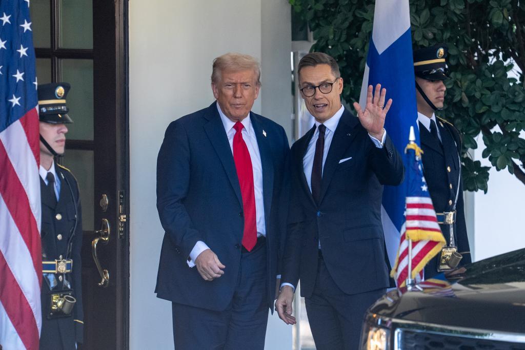 美国宣布“夺岛关税” 欧洲国家“反对勒索”