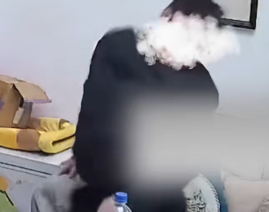 14岁男孩凌晨5点起床写作业突然晕倒，妈妈：事发时，已久坐约5个小时……