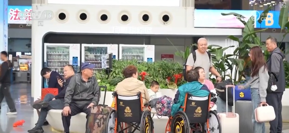 购票预约→进站乘车“全程友好”守护银发旅客出行 | 特色服务出行指南梳理↓