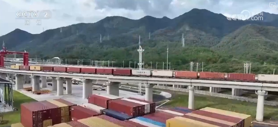 火热数据折射外贸区域亮点 “数”览跃升曲线感知外贸增长全方位澎湃活力