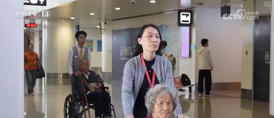 购票预约→进站乘车“全程友好”守护银发旅客出行 | 特色服务出行指南梳理↓