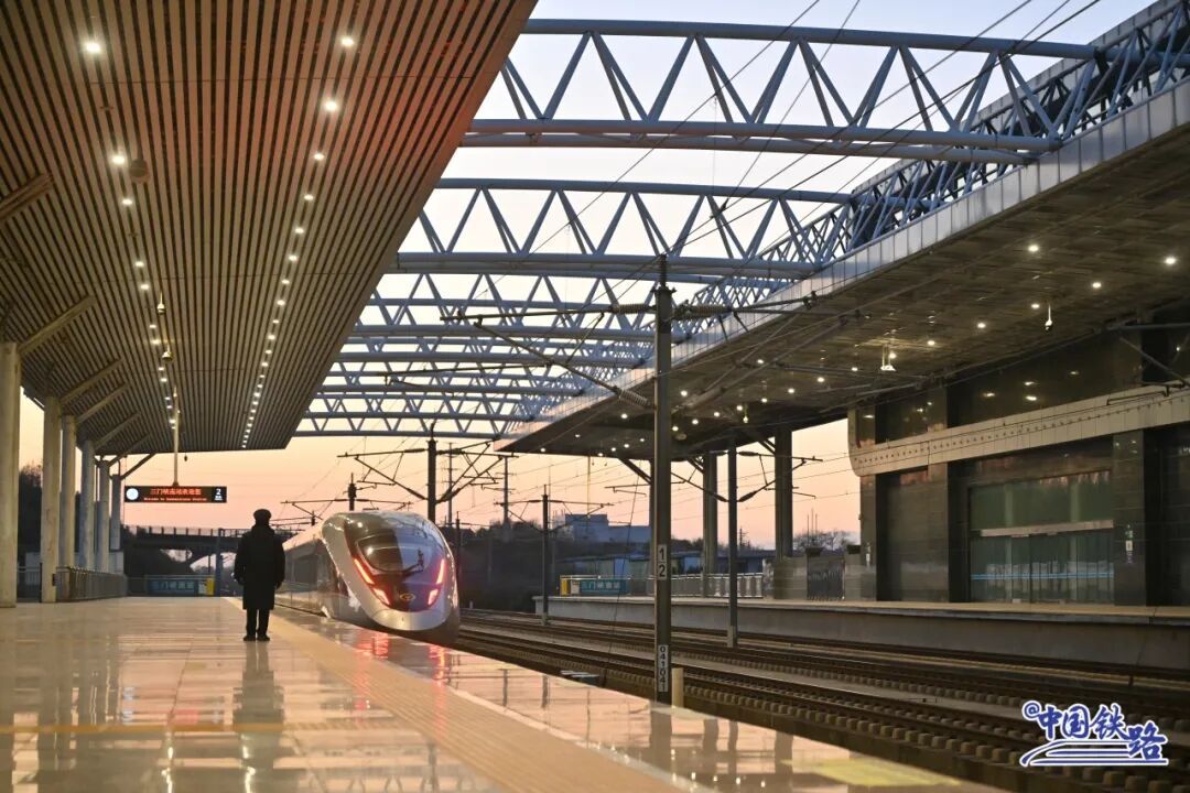 2026年春运火车票明日开售