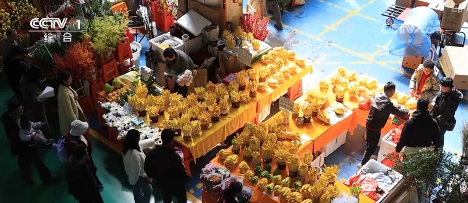 “马”上迎新创意不断 “马踏福来”“马上都来”成“宠儿”点亮节前消费热潮