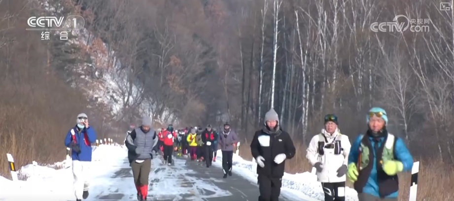 多元体验热“雪”沸腾聚人气 “冰雪+”跨界上“新”焕发新活力激活新消费