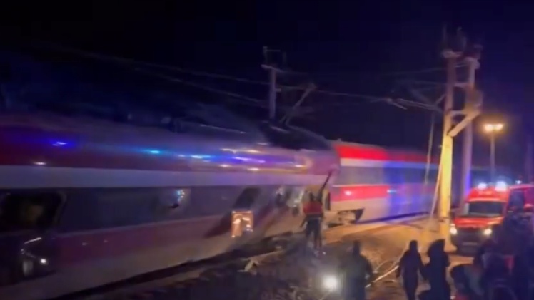 西班牙高速列车脱轨事故已致至少5人死亡