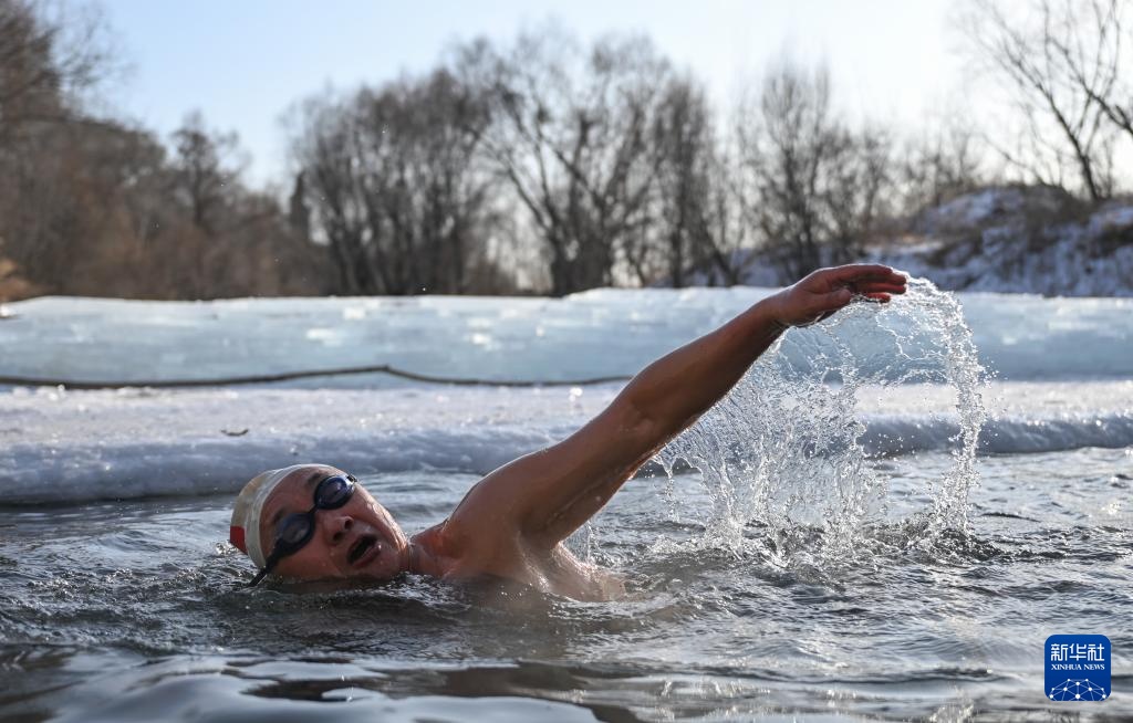 全民健身——扎兰屯冬日冰趣