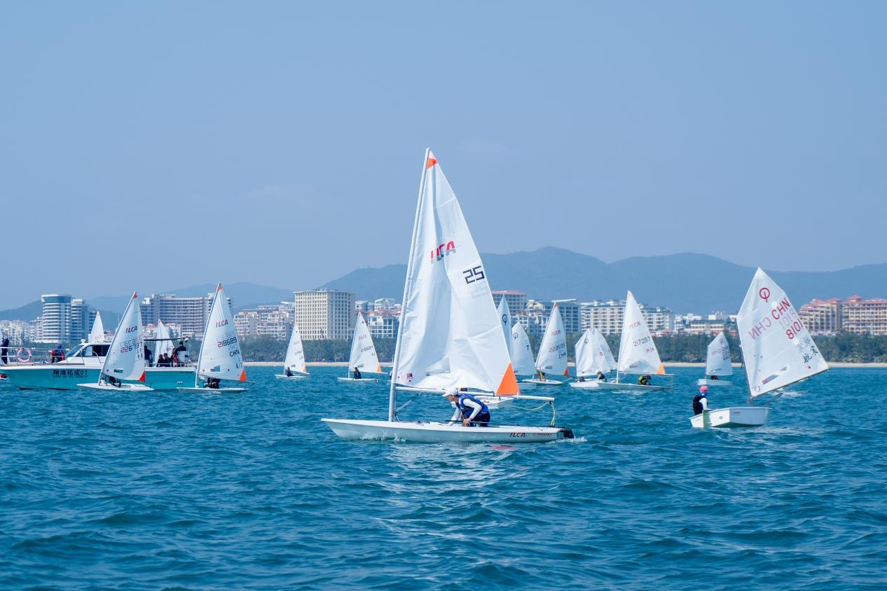测试赛“首秀” 三亚亚沙会帆船测试赛举行