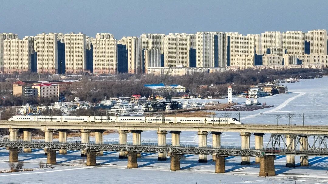 哈铁今日开售春运首日火车票，1月26日实施新列车运行图