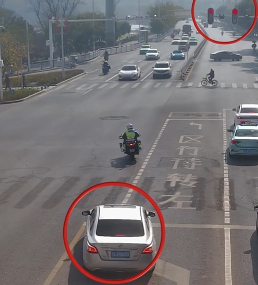 “别怕，我带你们去！”幼童高热惊厥致昏迷，交警6分钟疾驰送医