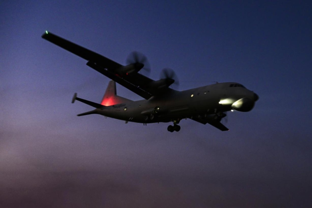 昼夜鏖战，深海猎鲨