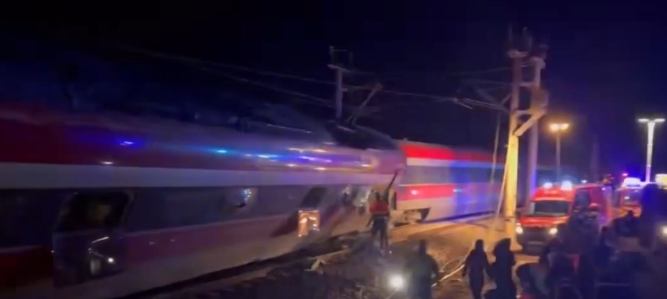 西班牙发生高铁脱轨事故已致至少21死，百余人受伤