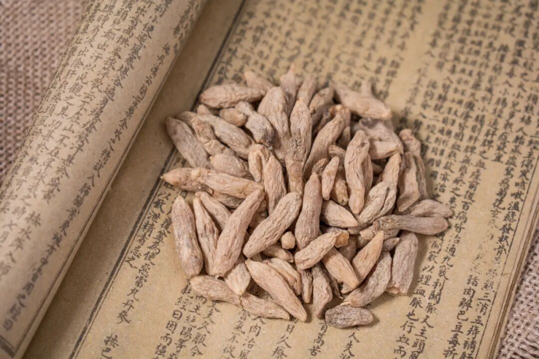 神奇草木 | 秋冬润燥+日常滋补！五神板栗排骨汤，请安排~