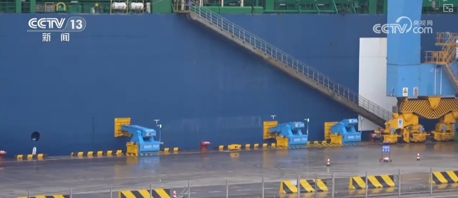 码头新年“上新”万吨巨轮“靠港即开工” 港口“朋友圈”扩容共绘蔚蓝新机遇