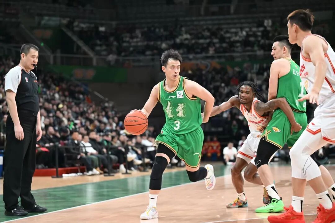 4分之差，辽篮主场惜败深圳队