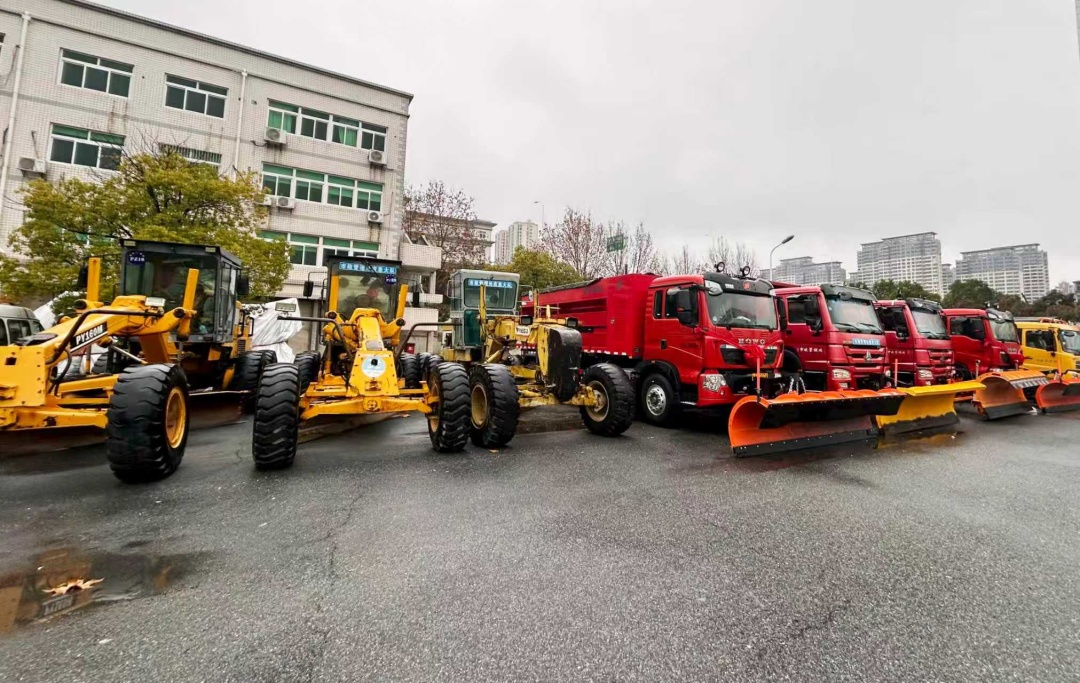 合肥目前多点缓行，局地积雪已超过1厘米