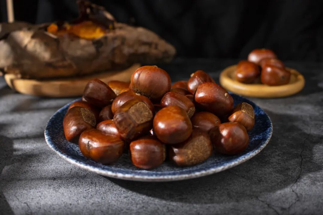 神奇草木 | 秋冬润燥+日常滋补！五神板栗排骨汤，请安排~