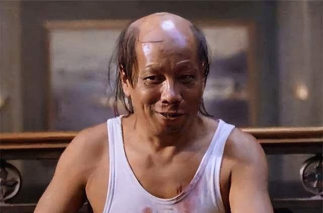 武打明星梁小龙离世，饰演的火云邪神、陈真等角色令人难忘……