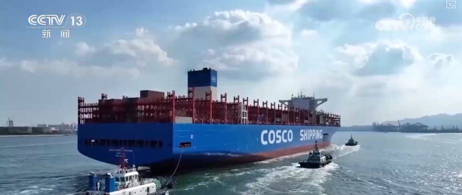 码头新年“上新”万吨巨轮“靠港即开工” 港口“朋友圈”扩容共绘蔚蓝新机遇